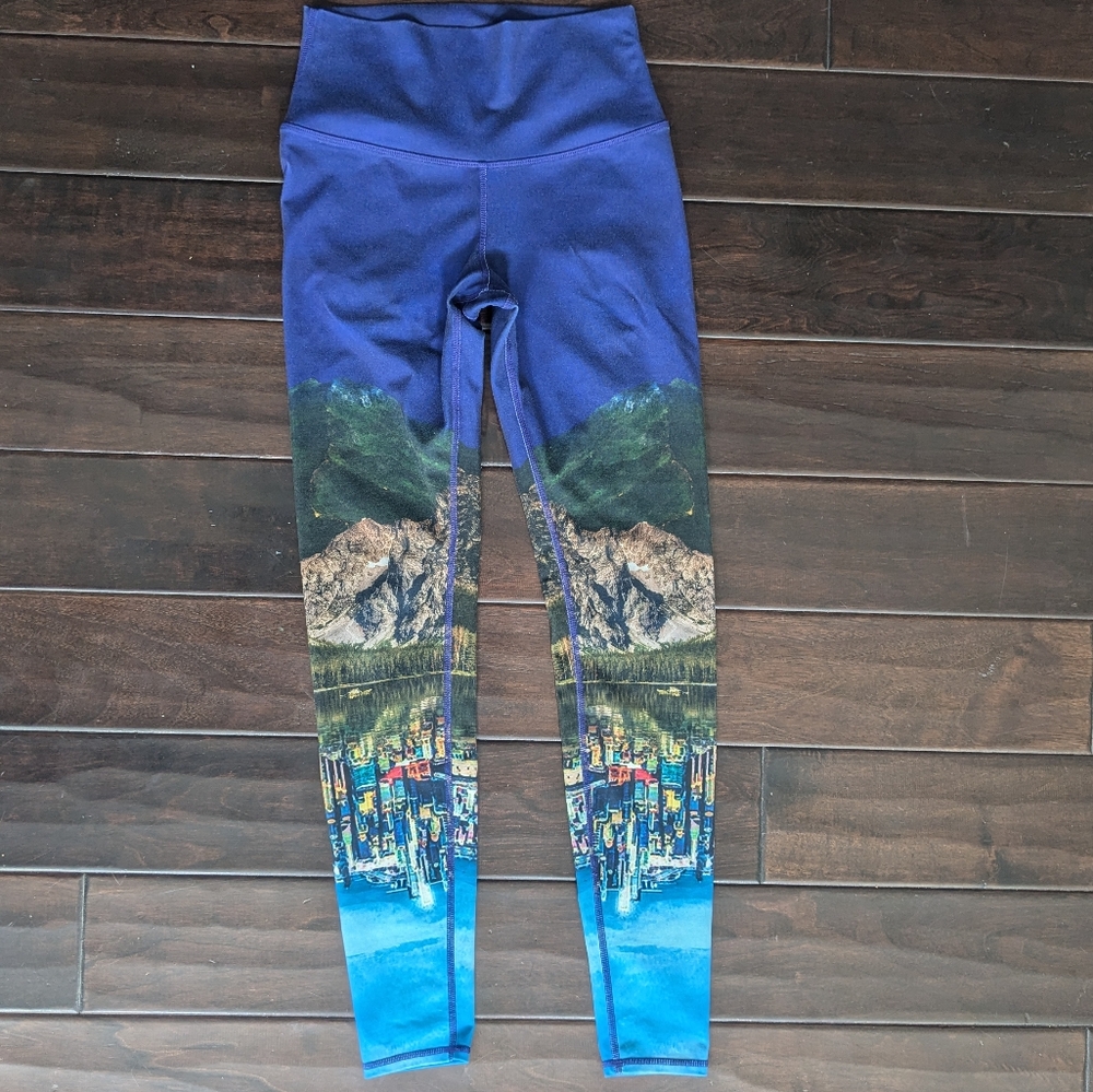 Alo Yoga High Waisted Dreamscape Printed Airbrush leggings - Picture 3 of 5